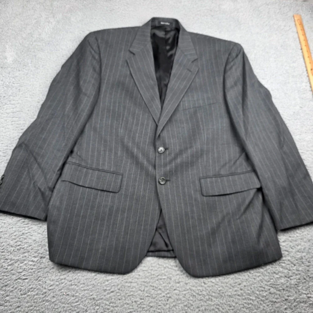 Chaps Mens 42S Suit Jacket Blazer Grey Pinstripe 100% Wool Two Button Sport Coat